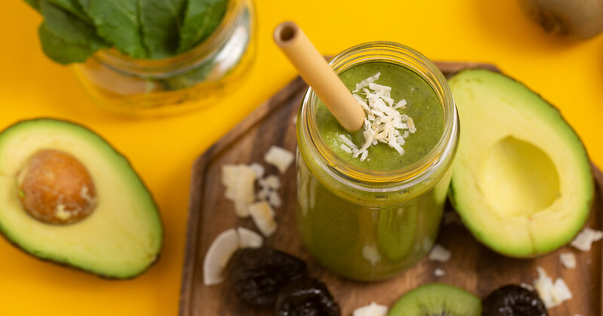 Kale Kiwi Coconut-Cado Smoothie Recipe | Sunsweet Growers