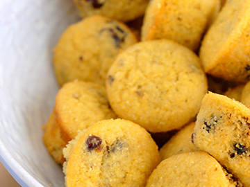 Dried Fruit & Fennel Cornbread