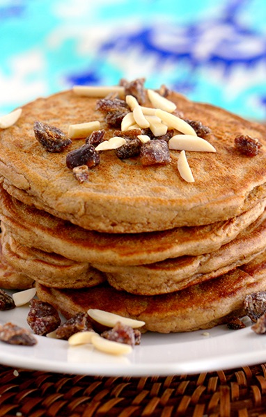 Tahini &amp; Date Pancakes