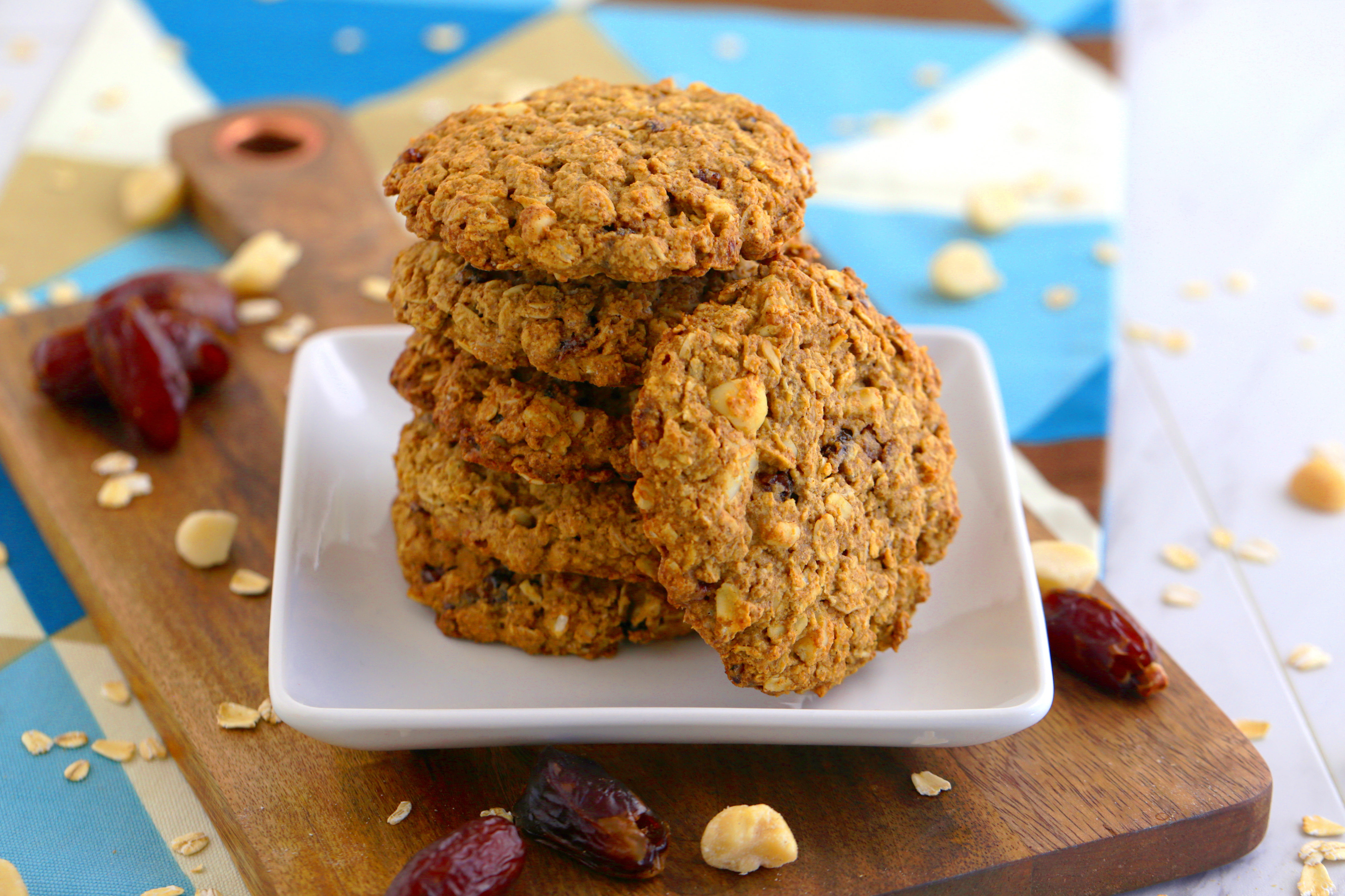 Oatmeal Date &amp; Macadamia Cookies