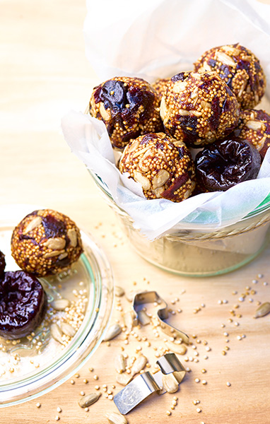 Quinoa Energy Balls with Prunes