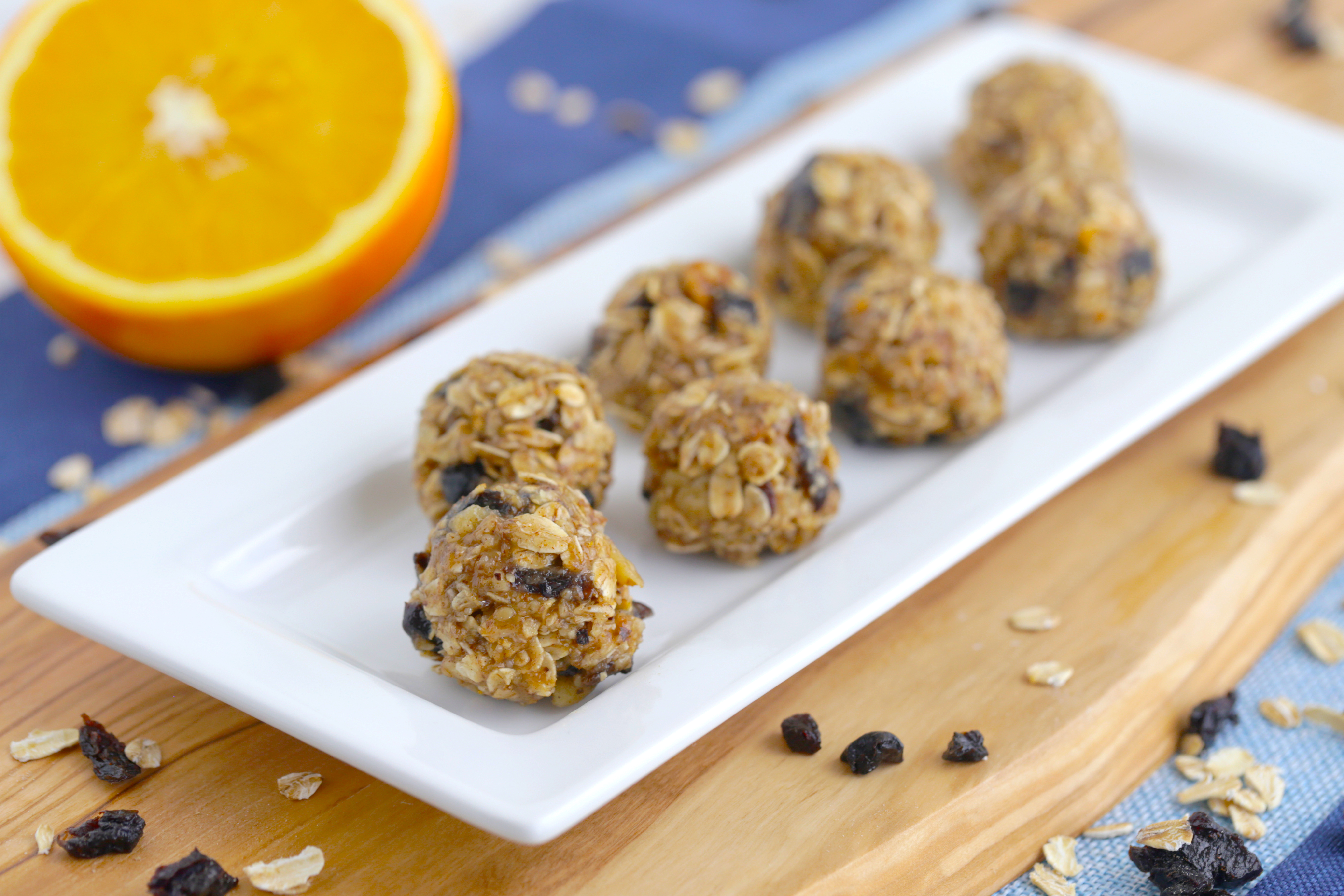 <div>Fruity Oatmeal Energy Balls</div>